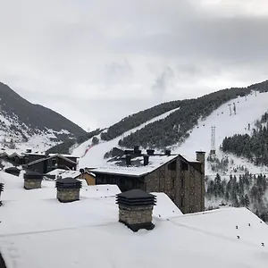 https://soldeu-maistre.andorra-la-vella-hotels.net